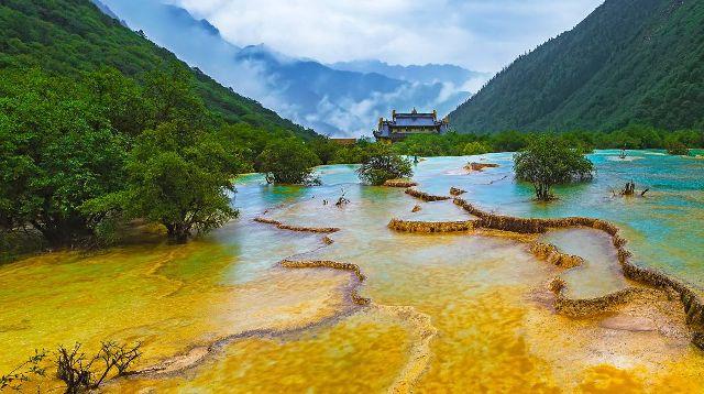 张雪峰宣布将向郑州大学捐款300万元